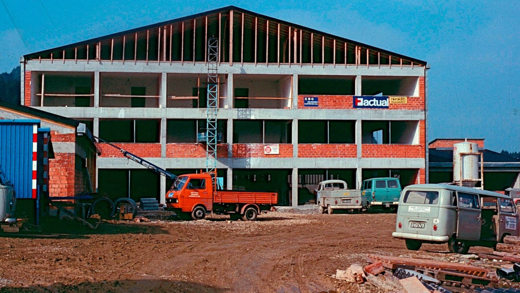 Großbaustelle in Altenhof - Das Haupthaus befindet sich im Rohbau