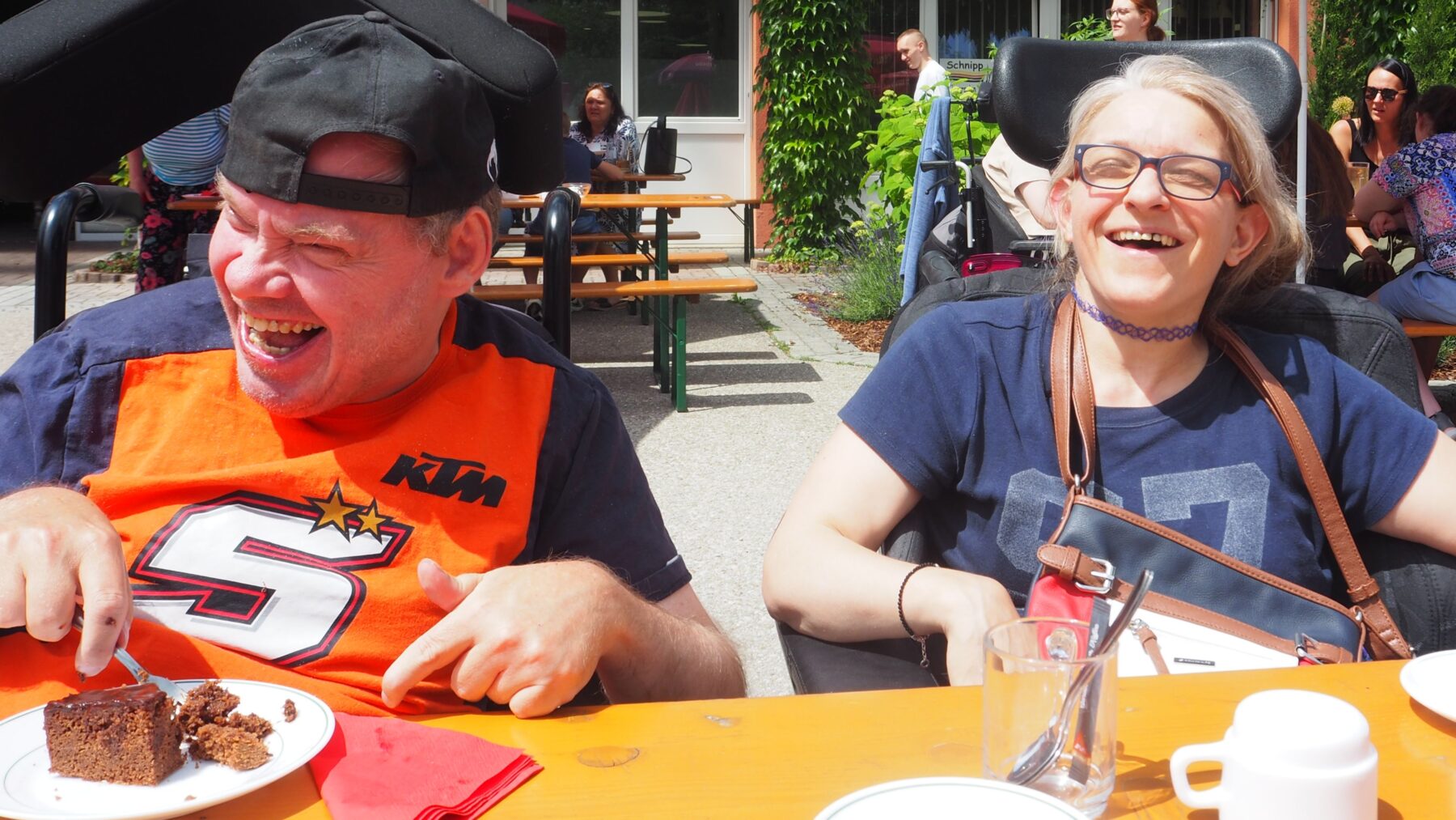 KlientInnen mit Spaß und Appetit dabei