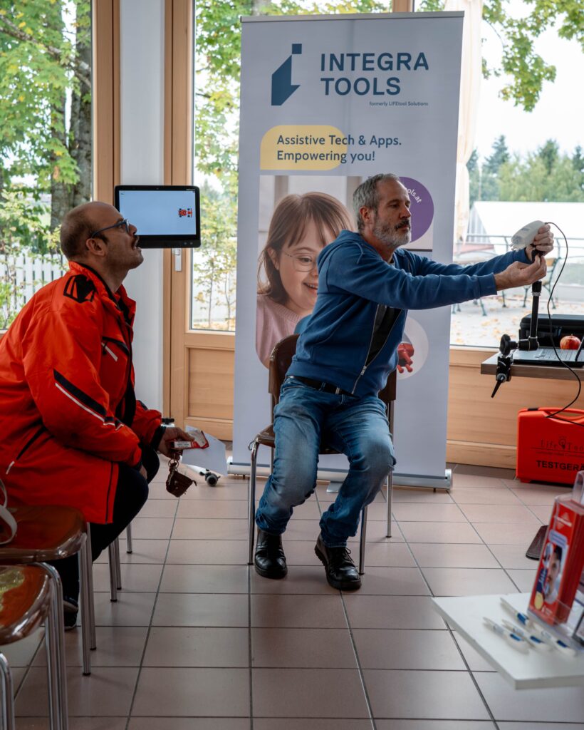 Bewohner in einer Beratungssituation bei Aussteller