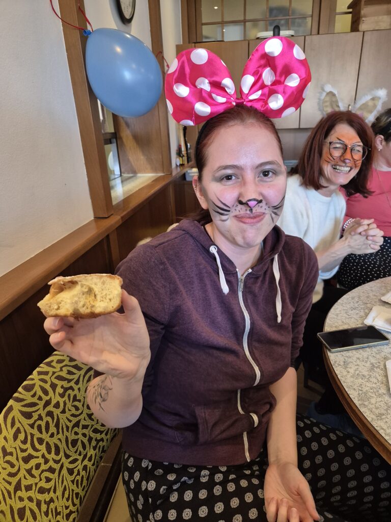 In den Senfkrapfen gebissen