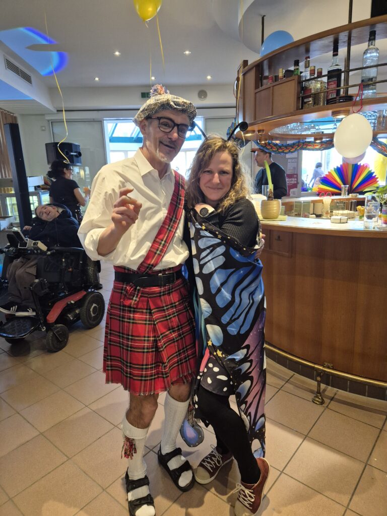 kostümierte Mitarbeiter