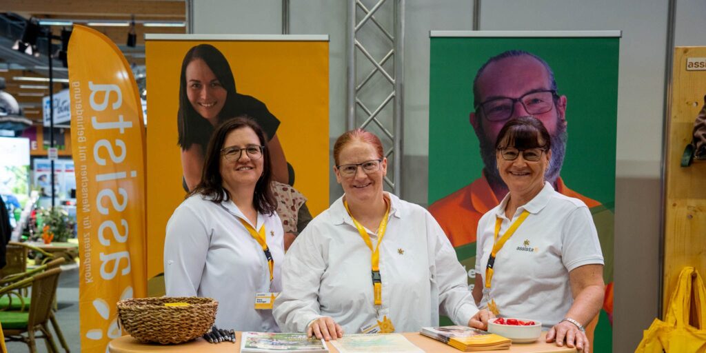 Mitarbeiterinnen am Messestand